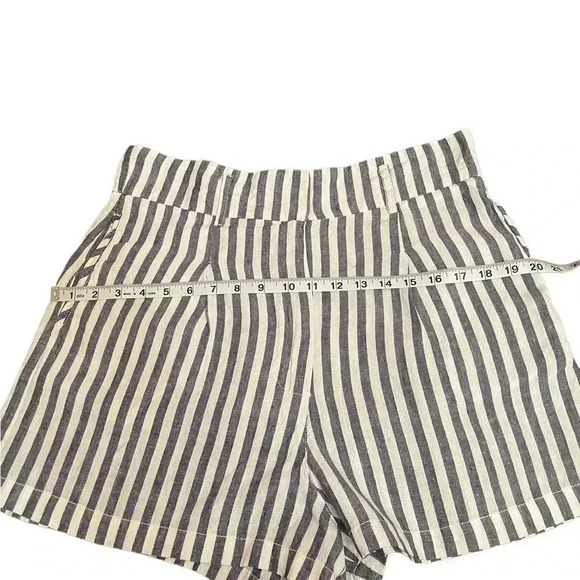 Cynthia Rowley High Waisted 100% Linen Shorts White Blue Pleated Striped Size 12 - Picture 8 of 12